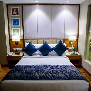 Deluxe Double Room savings on Spa 2 Hours of Happy Hours on selected beverages on laundry per